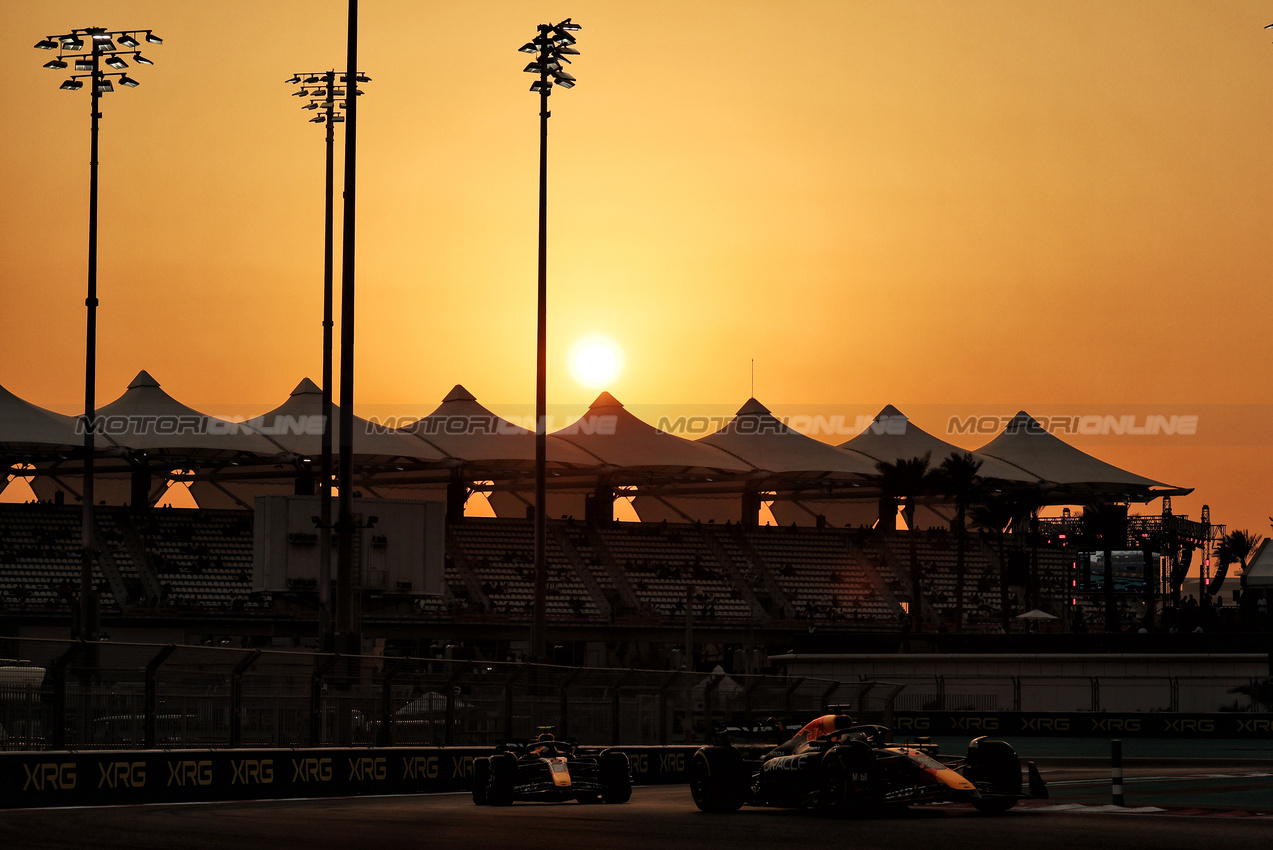 GP ABU DHABI, Max Verstappen (NLD) Red Bull Racing RB20.

06.12.2024. Formula 1 World Championship, Rd 24, Abu Dhabi Grand Prix, Yas Marina Circuit, Abu Dhabi, Practice Day.

- www.xpbimages.com, EMail: requests@xpbimages.com © Copyright: Moy / XPB Images