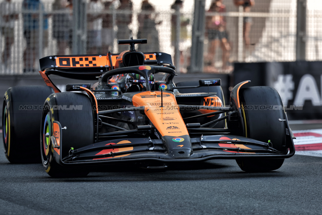 GP ABU DHABI, Ryo Hirakawa (JPN) McLaren MCL38 Reserve Driver.

06.12.2024. Formula 1 World Championship, Rd 24, Abu Dhabi Grand Prix, Yas Marina Circuit, Abu Dhabi, Practice Day.

- www.xpbimages.com, EMail: requests@xpbimages.com © Copyright: Moy / XPB Images