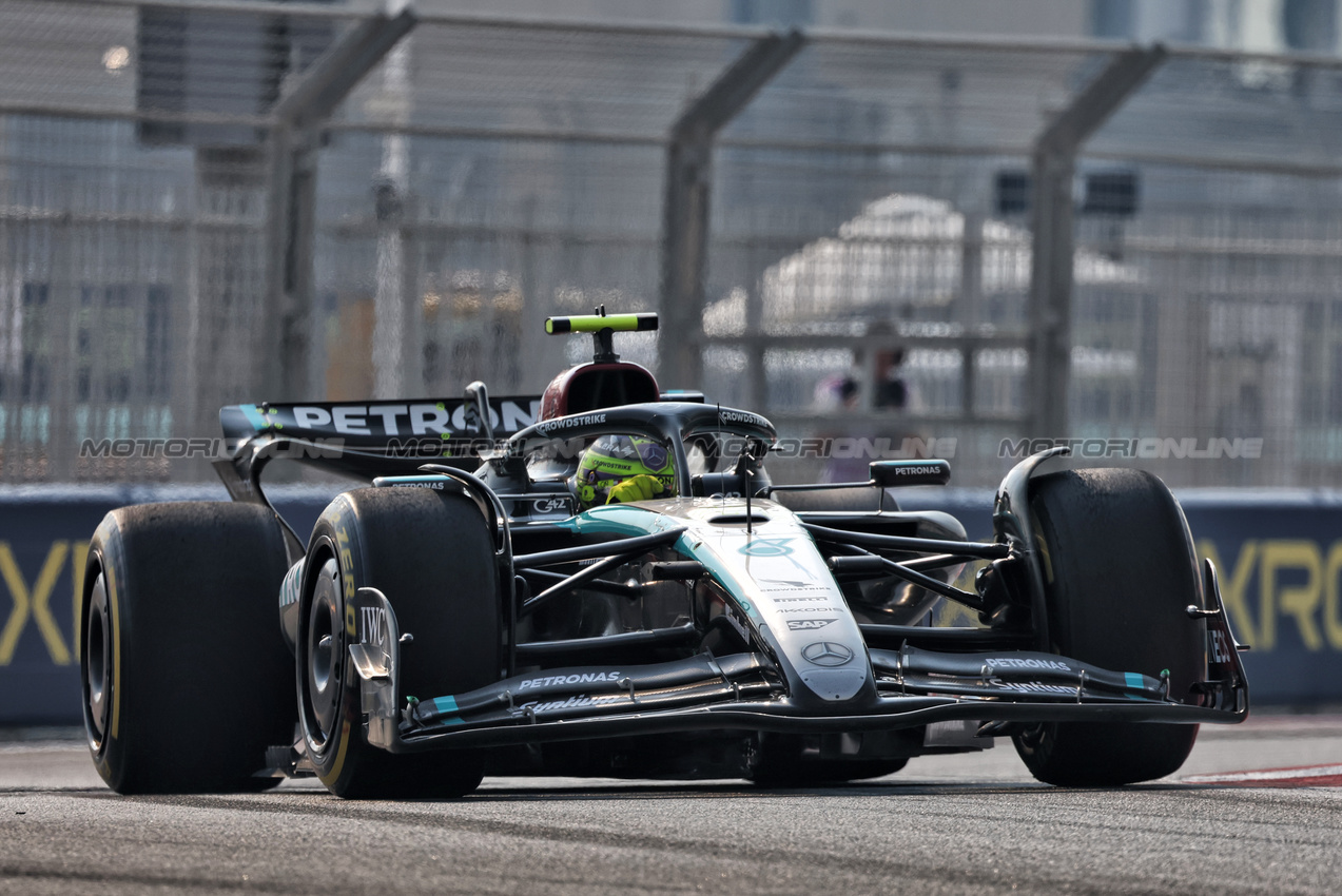 GP ABU DHABI, Lewis Hamilton (GBR) Mercedes AMG F1 W15.

06.12.2024. Formula 1 World Championship, Rd 24, Abu Dhabi Grand Prix, Yas Marina Circuit, Abu Dhabi, Practice Day.

- www.xpbimages.com, EMail: requests@xpbimages.com © Copyright: Moy / XPB Images