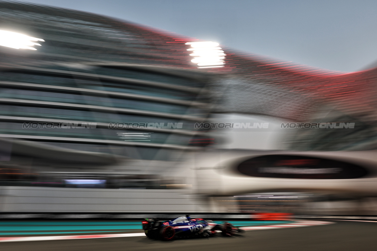 GP ABU DHABI, Liam Lawson (NZL) RB VCARB 01.

06.12.2024. Formula 1 World Championship, Rd 24, Abu Dhabi Grand Prix, Yas Marina Circuit, Abu Dhabi, Practice Day.

- www.xpbimages.com, EMail: requests@xpbimages.com © Copyright: Moy / XPB Images
