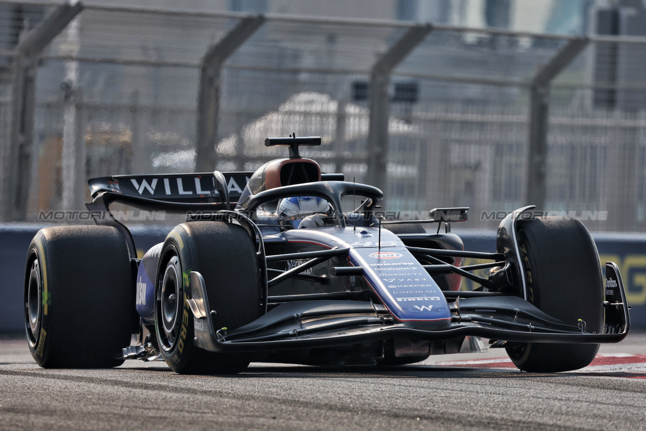GP ABU DHABI, Luke Browning (GBR) Williams Racing FW46 Academy Driver.

06.12.2024. Formula 1 World Championship, Rd 24, Abu Dhabi Grand Prix, Yas Marina Circuit, Abu Dhabi, Practice Day.

- www.xpbimages.com, EMail: requests@xpbimages.com © Copyright: Moy / XPB Images