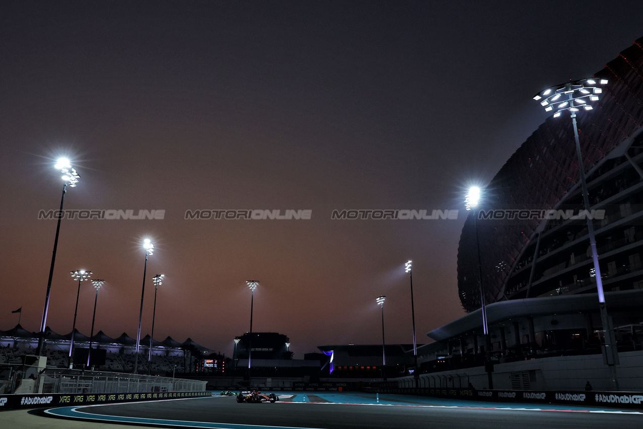 GP ABU DHABI, Charles Leclerc (MON) Ferrari SF-24.

06.12.2024. Formula 1 World Championship, Rd 24, Abu Dhabi Grand Prix, Yas Marina Circuit, Abu Dhabi, Practice Day.

- www.xpbimages.com, EMail: requests@xpbimages.com © Copyright: Moy / XPB Images