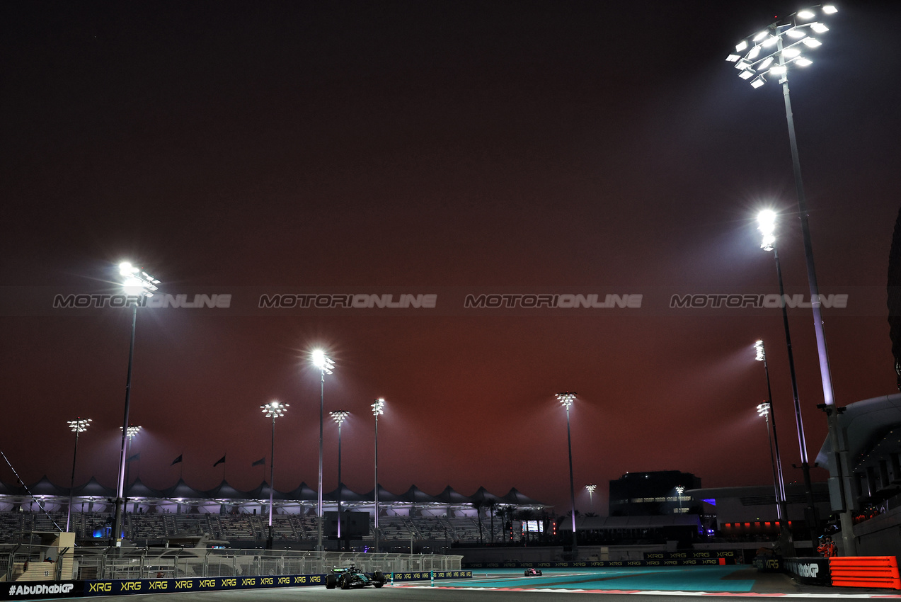 GP ABU DHABI, Lance Stroll (CDN) Aston Martin F1 Team AMR24.

06.12.2024. Formula 1 World Championship, Rd 24, Abu Dhabi Grand Prix, Yas Marina Circuit, Abu Dhabi, Practice Day.

- www.xpbimages.com, EMail: requests@xpbimages.com © Copyright: Moy / XPB Images