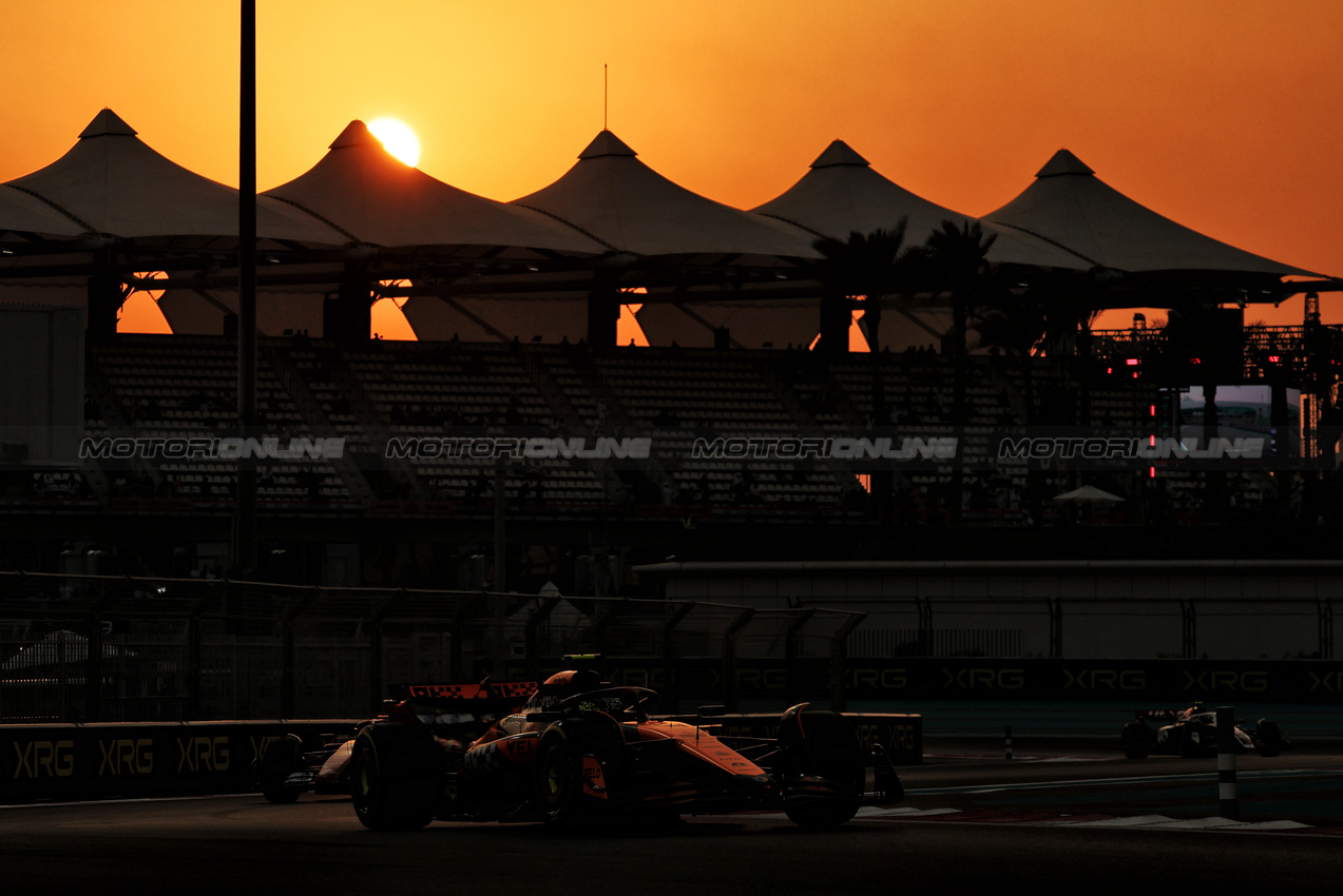 GP ABU DHABI, Lando Norris (GBR) McLaren MCL38.

06.12.2024. Formula 1 World Championship, Rd 24, Abu Dhabi Grand Prix, Yas Marina Circuit, Abu Dhabi, Practice Day.

- www.xpbimages.com, EMail: requests@xpbimages.com © Copyright: Moy / XPB Images