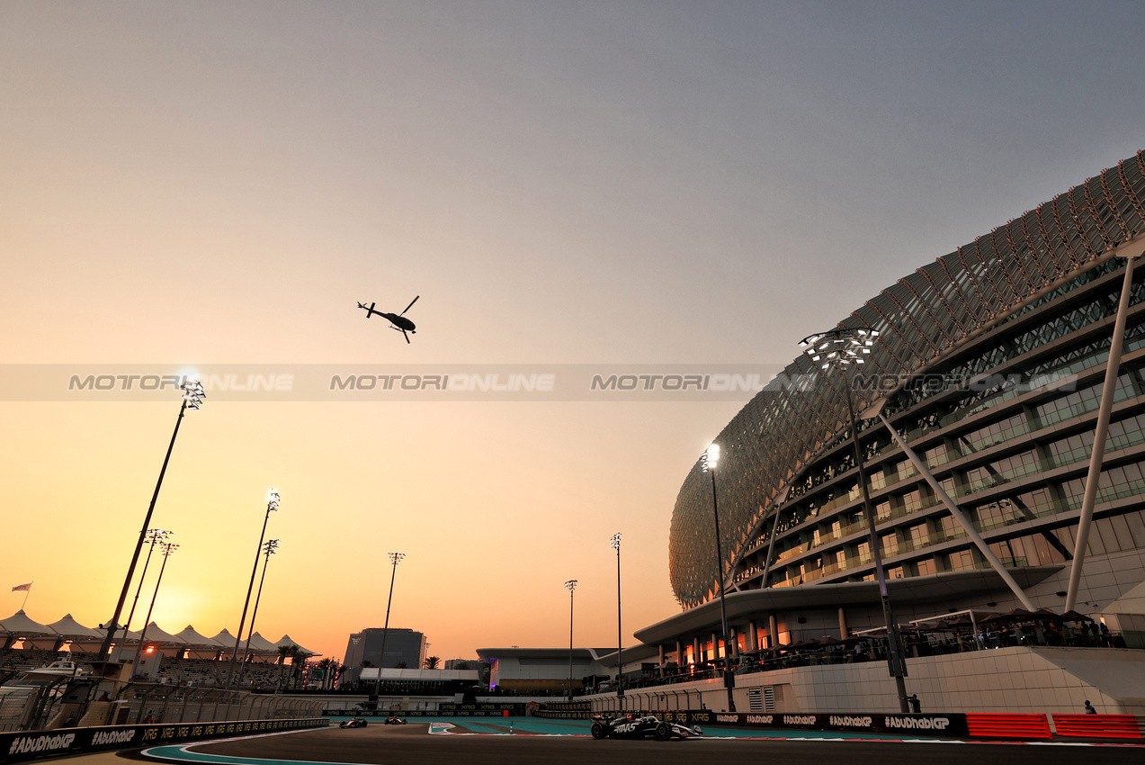GP ABU DHABI, Nico Hulkenberg (GER) Haas VF-24.

06.12.2024. Formula 1 World Championship, Rd 24, Abu Dhabi Grand Prix, Yas Marina Circuit, Abu Dhabi, Practice Day.

 - www.xpbimages.com, EMail: requests@xpbimages.com © Copyright: Coates / XPB Images
