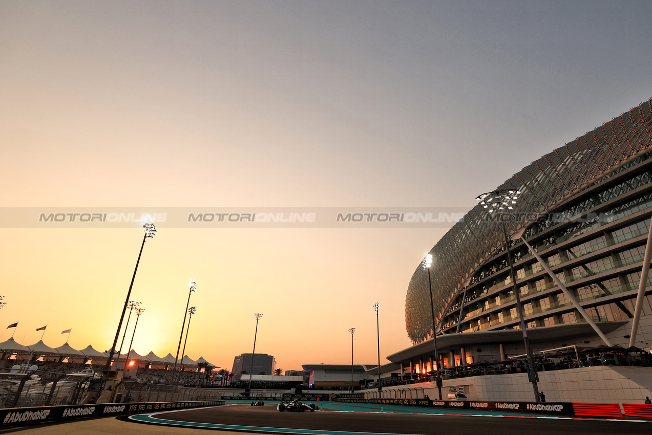 GP ABU DHABI, Franco Colapinto (ARG) Williams Racing FW46.

06.12.2024. Formula 1 World Championship, Rd 24, Abu Dhabi Grand Prix, Yas Marina Circuit, Abu Dhabi, Practice Day.

 - www.xpbimages.com, EMail: requests@xpbimages.com © Copyright: Coates / XPB Images