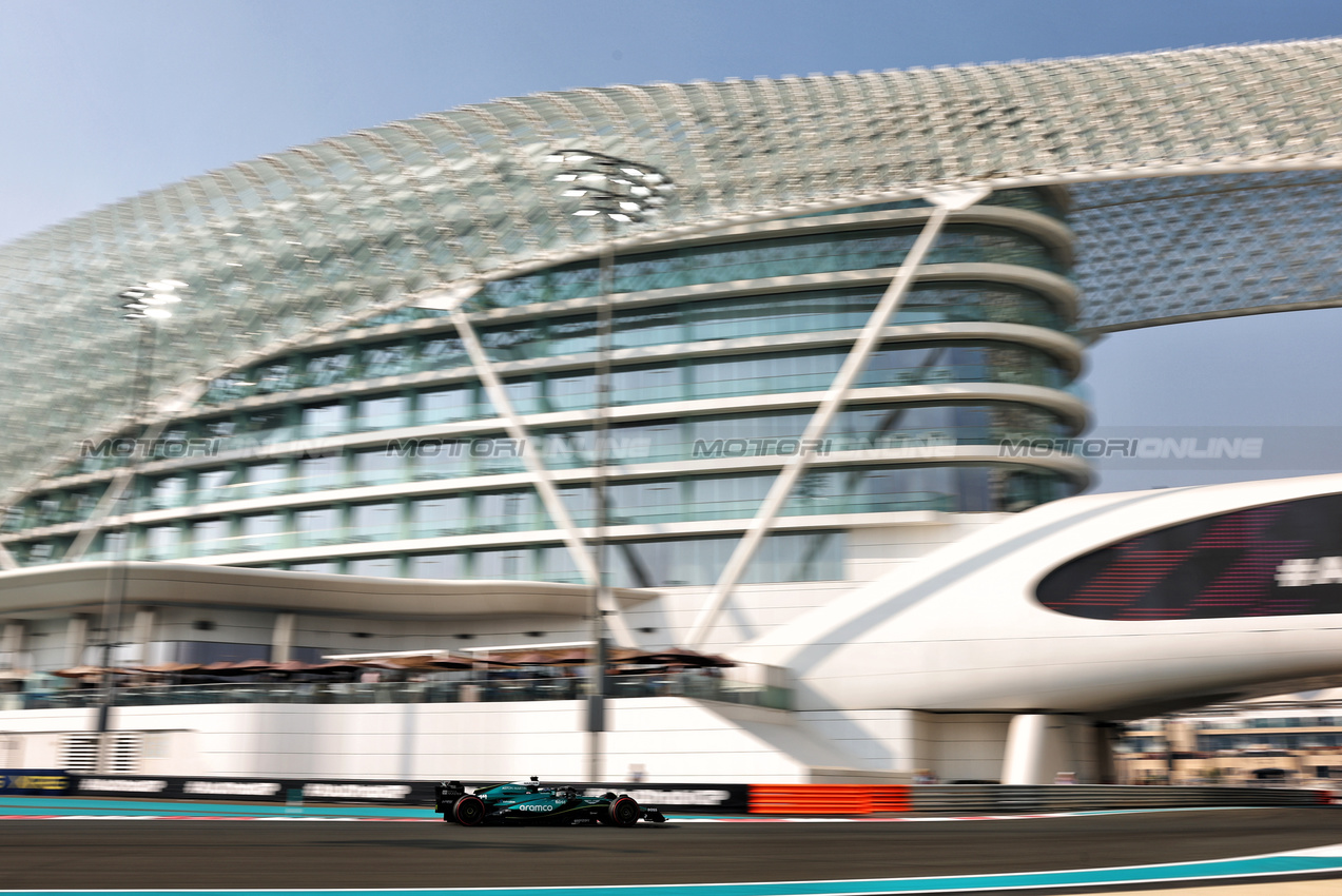 GP ABU DHABI, Felipe Drugovich (BRA) Aston Martin F1 Team AMR24, Reserve e Development Programme Driver.

06.12.2024. Formula 1 World Championship, Rd 24, Abu Dhabi Grand Prix, Yas Marina Circuit, Abu Dhabi, Practice Day.

 - www.xpbimages.com, EMail: requests@xpbimages.com © Copyright: Coates / XPB Images