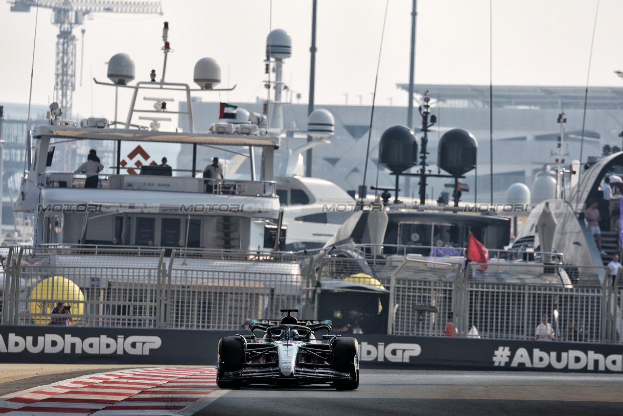 GP ABU DHABI, George Russell (GBR) Mercedes AMG F1 W15.

06.12.2024. Formula 1 World Championship, Rd 24, Abu Dhabi Grand Prix, Yas Marina Circuit, Abu Dhabi, Practice Day.

- www.xpbimages.com, EMail: requests@xpbimages.com © Copyright: Moy / XPB Images
