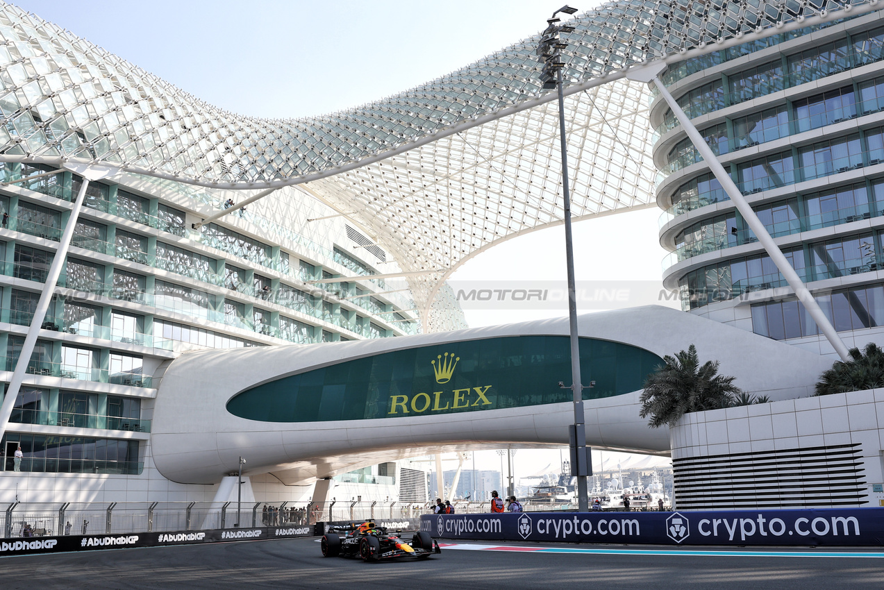 GP ABU DHABI, Isack Hadjar (FRA) Red Bull Racing RB20 Test Driver.

06.12.2024. Formula 1 World Championship, Rd 24, Abu Dhabi Grand Prix, Yas Marina Circuit, Abu Dhabi, Practice Day.

- www.xpbimages.com, EMail: requests@xpbimages.com © Copyright: Moy / XPB Images