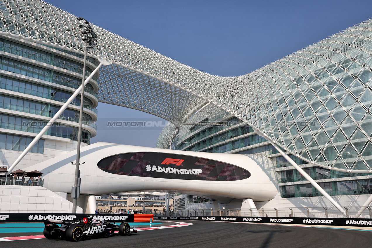 GP ABU DHABI, Kevin Magnussen (DEN) Haas VF-24.

06.12.2024. Formula 1 World Championship, Rd 24, Abu Dhabi Grand Prix, Yas Marina Circuit, Abu Dhabi, Practice Day.

- www.xpbimages.com, EMail: requests@xpbimages.com © Copyright: Moy / XPB Images