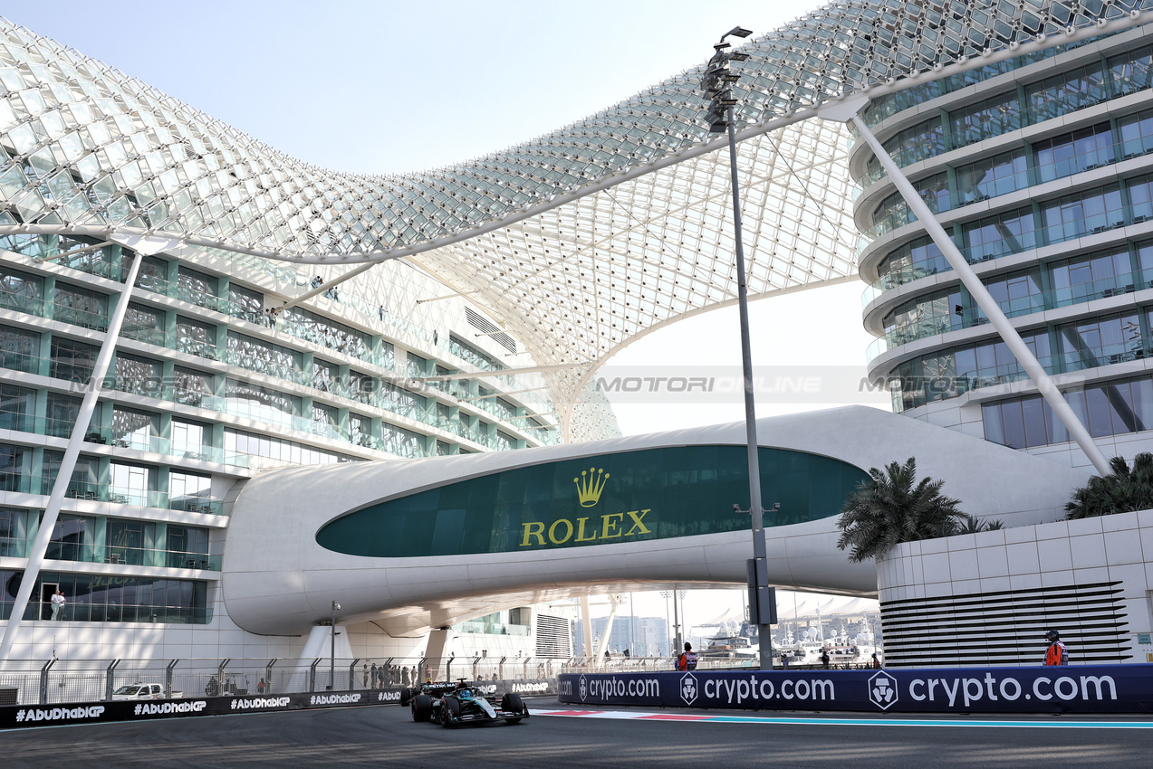 GP ABU DHABI, George Russell (GBR) Mercedes AMG F1 W15.

06.12.2024. Formula 1 World Championship, Rd 24, Abu Dhabi Grand Prix, Yas Marina Circuit, Abu Dhabi, Practice Day.

- www.xpbimages.com, EMail: requests@xpbimages.com © Copyright: Moy / XPB Images