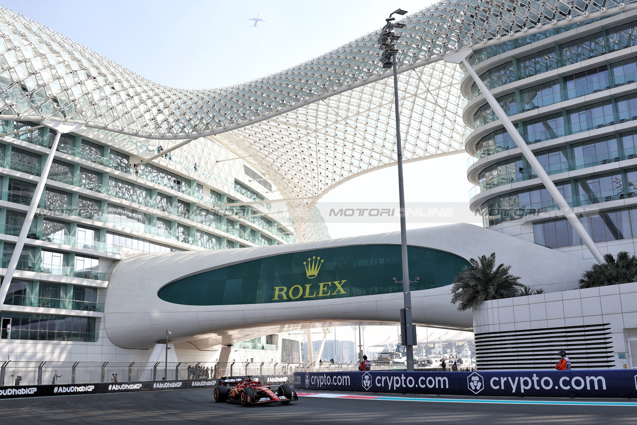 GP ABU DHABI, Charles Leclerc (MON) Ferrari SF-24.

06.12.2024. Formula 1 World Championship, Rd 24, Abu Dhabi Grand Prix, Yas Marina Circuit, Abu Dhabi, Practice Day.

- www.xpbimages.com, EMail: requests@xpbimages.com © Copyright: Moy / XPB Images
