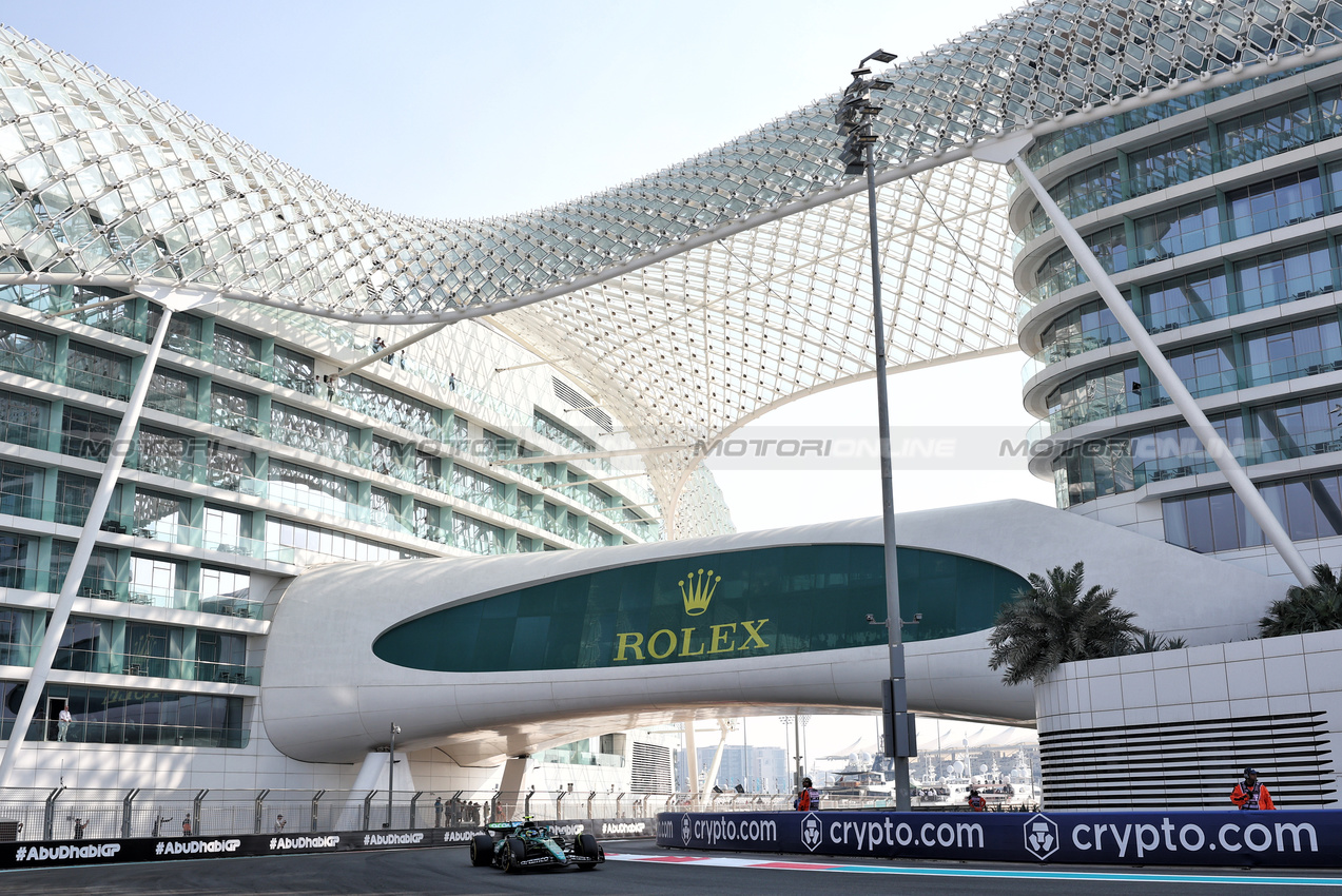 GP ABU DHABI, Fernando Alonso (ESP) Aston Martin F1 Team AMR24.

06.12.2024. Formula 1 World Championship, Rd 24, Abu Dhabi Grand Prix, Yas Marina Circuit, Abu Dhabi, Practice Day.

- www.xpbimages.com, EMail: requests@xpbimages.com © Copyright: Moy / XPB Images