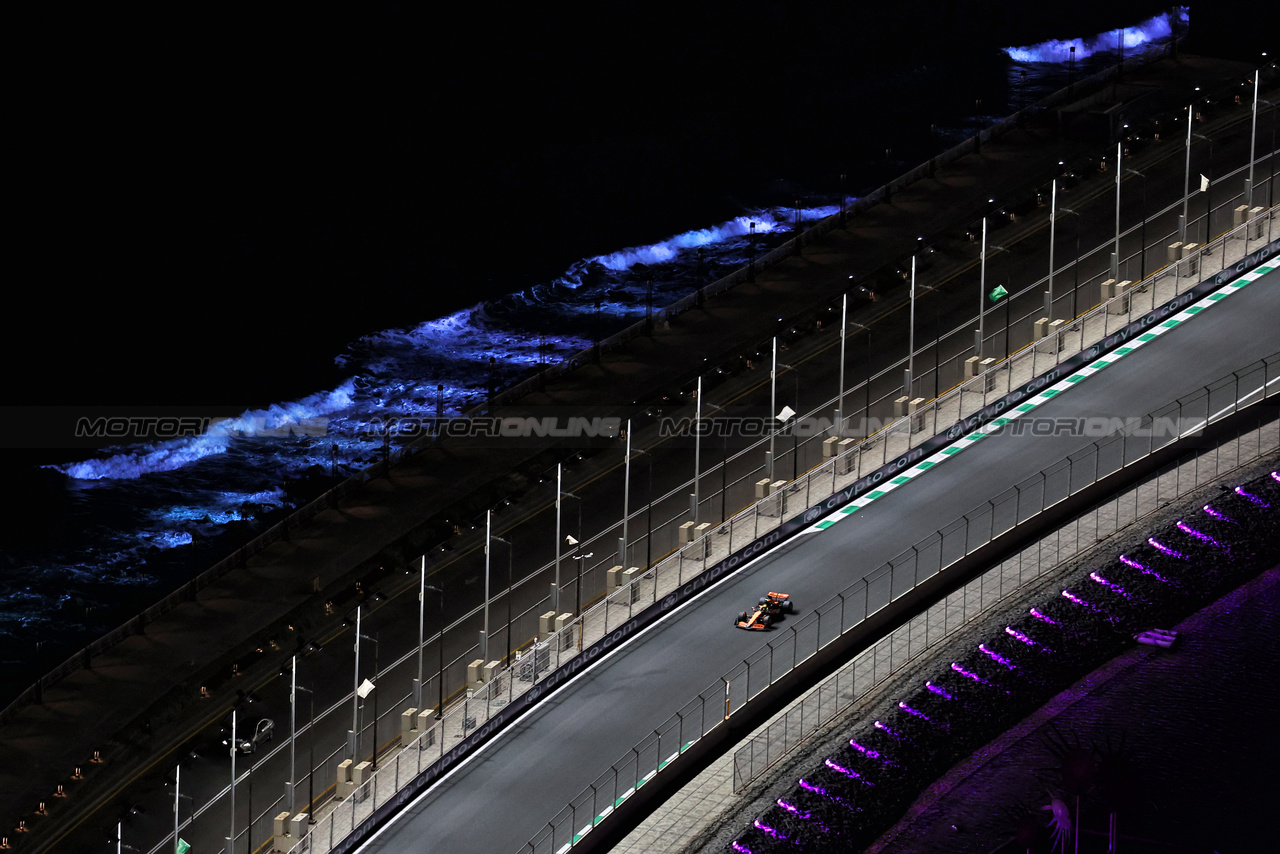 GP ARABIA SAUDITA, Lando Norris (GBR) McLaren MCL38.

07.03.2024. Formula 1 World Championship, Rd 2, Saudi Arabian Grand Prix, Jeddah, Saudi Arabia, Practice Day.

- www.xpbimages.com, EMail: requests@xpbimages.com © Copyright: Moy / XPB Images