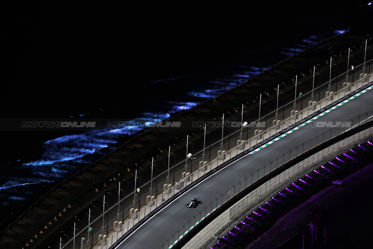GP ARABIA SAUDITA, Lewis Hamilton (GBR) Mercedes AMG F1 W15.

07.03.2024. Formula 1 World Championship, Rd 2, Saudi Arabian Grand Prix, Jeddah, Saudi Arabia, Practice Day.

- www.xpbimages.com, EMail: requests@xpbimages.com © Copyright: Moy / XPB Images