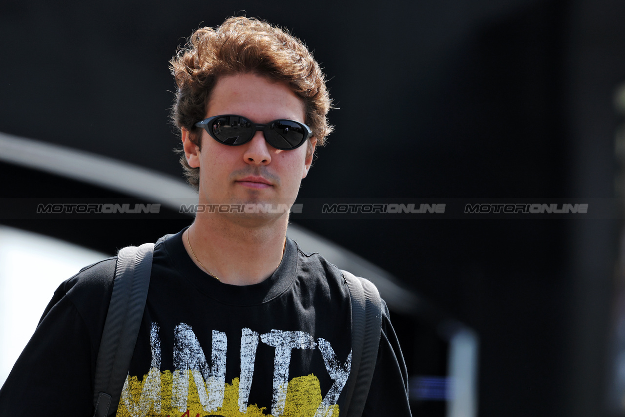 GP ARABIA SAUDITA, Felipe Drugovich (BRA) Aston Martin F1 Team, Reserve e Development Programme Driver.

06.03.2024. Formula 1 World Championship, Rd 2, Saudi Arabian Grand Prix, Jeddah, Saudi Arabia, Preparation Day.

- www.xpbimages.com, EMail: requests@xpbimages.com © Copyright: Bearne / XPB Images