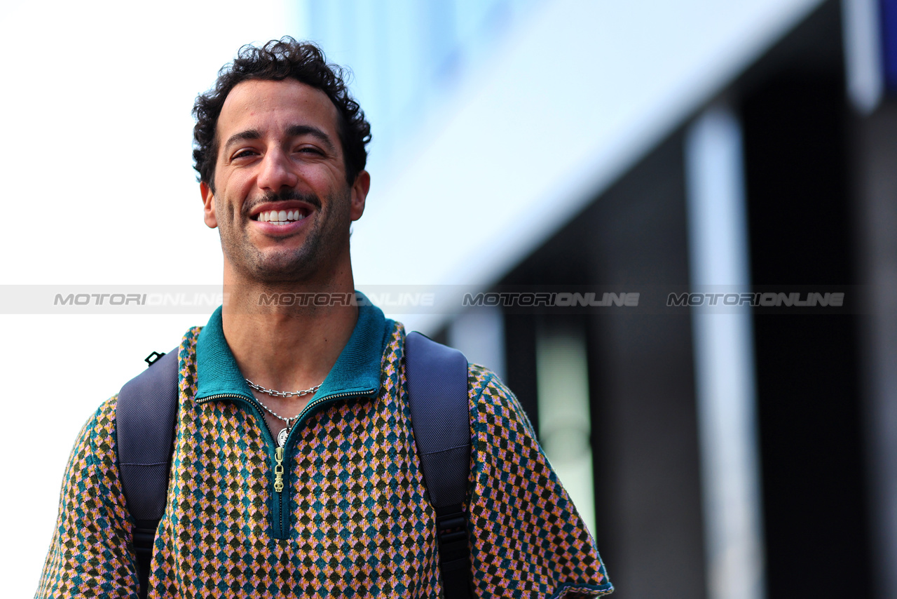 GP ARABIA SAUDITA, Daniel Ricciardo (AUS) RB.

06.03.2024. Formula 1 World Championship, Rd 2, Saudi Arabian Grand Prix, Jeddah, Saudi Arabia, Preparation Day.

- www.xpbimages.com, EMail: requests@xpbimages.com © Copyright: Charniaux / XPB Images