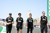 GP ARABIA SAUDITA, Zhou Guanyu (CHN) Sauber walks the circuit with the team.
06.03.2024. Formula 1 World Championship, Rd 2, Saudi Arabian Grand Prix, Jeddah, Saudi Arabia, Preparation Day.
- www.xpbimages.com, EMail: requests@xpbimages.com © Copyright: Bearne / XPB Images