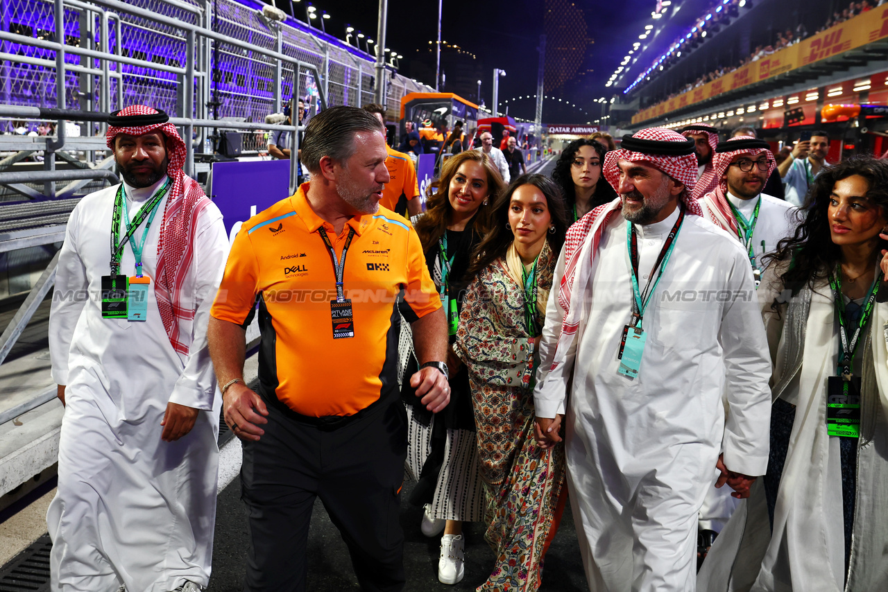 GP ARABIA SAUDITA, Zak Brown (USA) McLaren Executive Director with guests.

09.03.2024. Formula 1 World Championship, Rd 2, Saudi Arabian Grand Prix, Jeddah, Saudi Arabia, Gara Day.

 - www.xpbimages.com, EMail: requests@xpbimages.com © Copyright: Coates / XPB Images