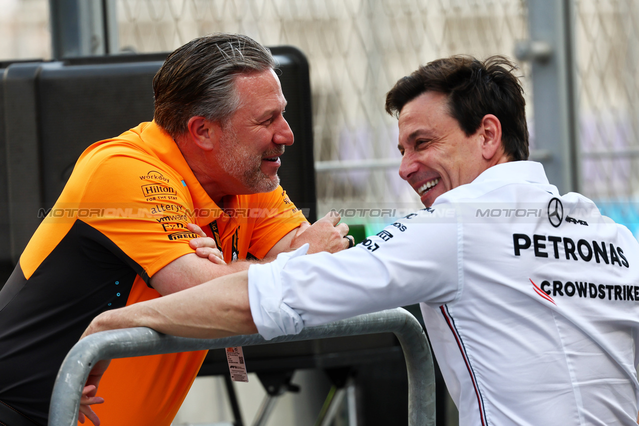 GP ARABIA SAUDITA, (L to R): Zak Brown (USA) McLaren Executive Director with Toto Wolff (GER) Mercedes AMG F1 Shareholder e Executive Director.

08.03.2024. Formula 1 World Championship, Rd 2, Saudi Arabian Grand Prix, Jeddah, Saudi Arabia, Qualifiche Day.

- www.xpbimages.com, EMail: requests@xpbimages.com © Copyright: Batchelor / XPB Images