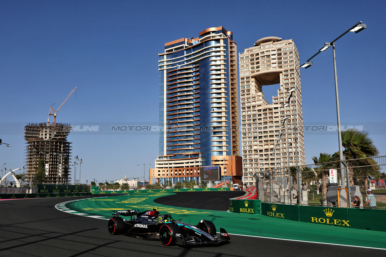 GP ARABIA SAUDITA, Lewis Hamilton (GBR) Mercedes AMG F1 W15.

08.03.2024. Formula 1 World Championship, Rd 2, Saudi Arabian Grand Prix, Jeddah, Saudi Arabia, Qualifiche Day.

- www.xpbimages.com, EMail: requests@xpbimages.com © Copyright: Moy / XPB Images