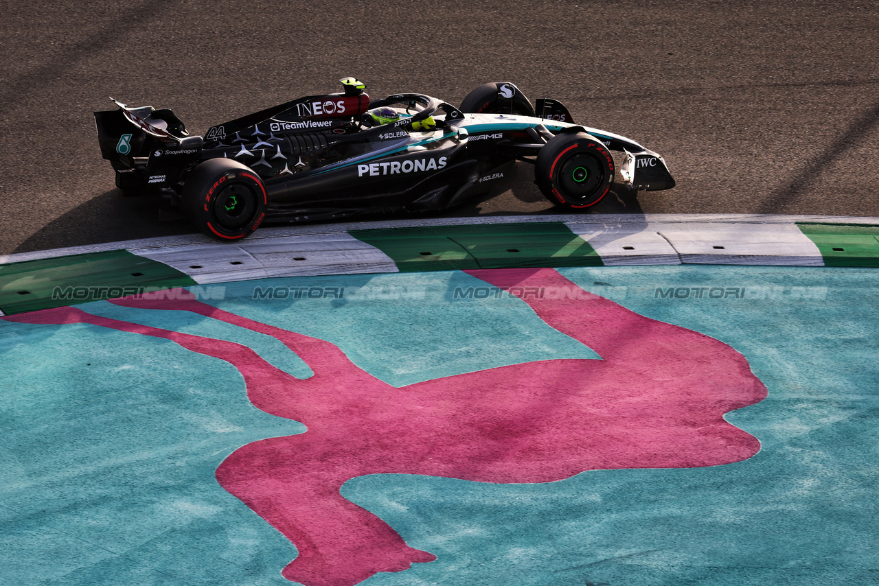 GP ARABIA SAUDITA, Lewis Hamilton (GBR) Mercedes AMG F1 W15.

08.03.2024. Formula 1 World Championship, Rd 2, Saudi Arabian Grand Prix, Jeddah, Saudi Arabia, Qualifiche Day.

- www.xpbimages.com, EMail: requests@xpbimages.com © Copyright: Moy / XPB Images