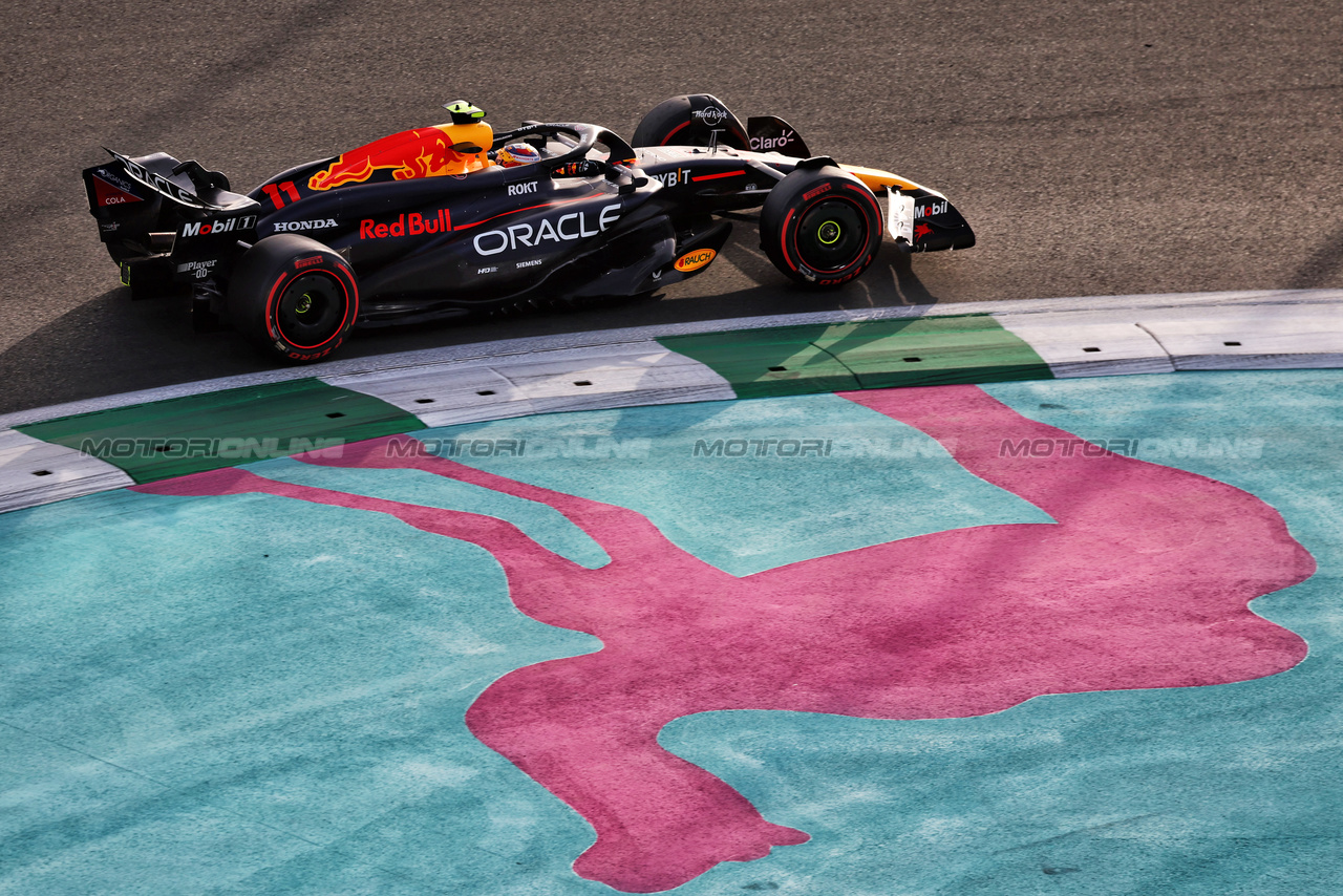 GP ARABIA SAUDITA, Sergio Perez (MEX) Red Bull Racing RB20.

08.03.2024. Formula 1 World Championship, Rd 2, Saudi Arabian Grand Prix, Jeddah, Saudi Arabia, Qualifiche Day.

- www.xpbimages.com, EMail: requests@xpbimages.com © Copyright: Moy / XPB Images