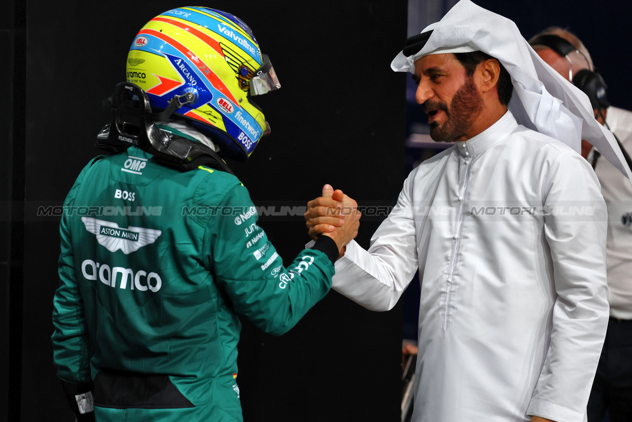 GP ARABIA SAUDITA, (L to R): Fernando Alonso (ESP) Aston Martin F1 Team with Mohammed Bin Sulayem (UAE) FIA President in qualifying parc ferme.

08.03.2024. Formula 1 World Championship, Rd 2, Saudi Arabian Grand Prix, Jeddah, Saudi Arabia, Qualifiche Day.

- www.xpbimages.com, EMail: requests@xpbimages.com © Copyright: Batchelor / XPB Images