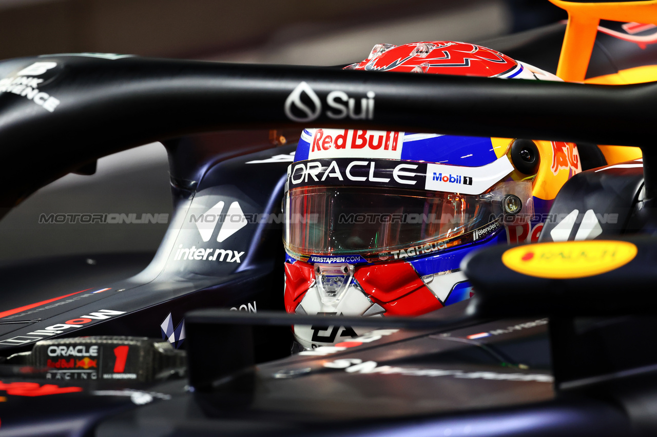 GP ARABIA SAUDITA, Pole sitter Max Verstappen (NLD) Red Bull Racing RB20 in qualifying parc ferme.

08.03.2024. Formula 1 World Championship, Rd 2, Saudi Arabian Grand Prix, Jeddah, Saudi Arabia, Qualifiche Day.

- www.xpbimages.com, EMail: requests@xpbimages.com © Copyright: Charniaux / XPB Images