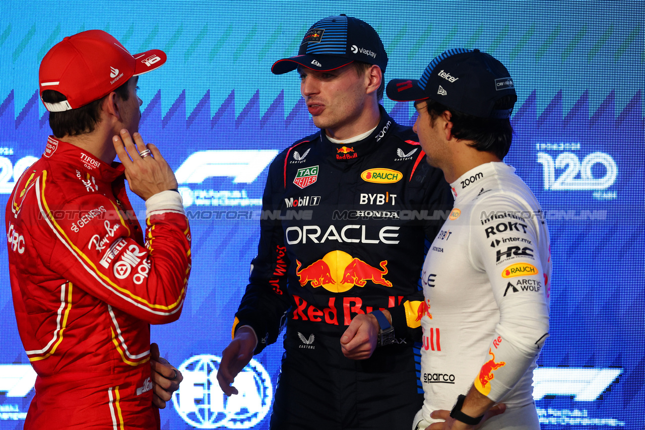 GP ARABIA SAUDITA, Qualifiche top three in parc ferme (L to R): Charles Leclerc (MON) Ferrari, second; Max Verstappen (NLD) Red Bull Racing, pole position; Sergio Perez (MEX) Red Bull Racing, third.

08.03.2024. Formula 1 World Championship, Rd 2, Saudi Arabian Grand Prix, Jeddah, Saudi Arabia, Qualifiche Day.

- www.xpbimages.com, EMail: requests@xpbimages.com © Copyright: Batchelor / XPB Images