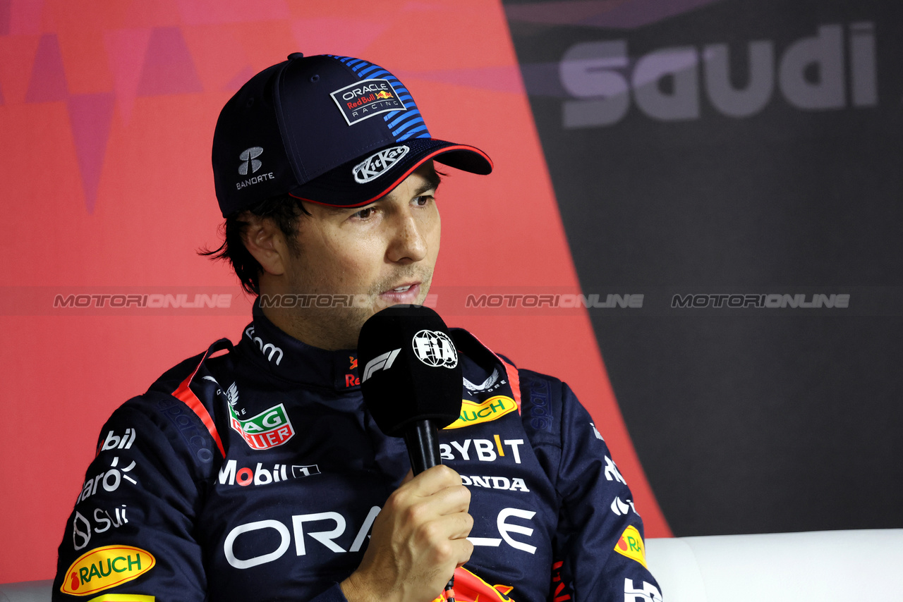 GP ARABIA SAUDITA, Sergio Perez (MEX) Red Bull Racing in the post qualifying FIA Press Conference.

08.03.2024. Formula 1 World Championship, Rd 2, Saudi Arabian Grand Prix, Jeddah, Saudi Arabia, Qualifiche Day.

- www.xpbimages.com, EMail: requests@xpbimages.com © Copyright: Bearne / XPB Images