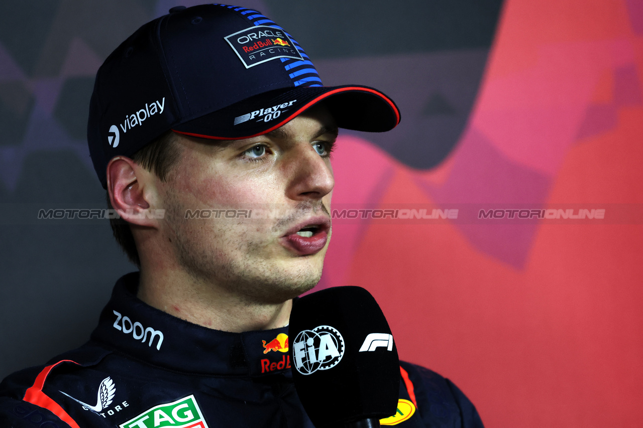 GP ARABIA SAUDITA, Max Verstappen (NLD) Red Bull Racing in the post qualifying FIA Press Conference.

08.03.2024. Formula 1 World Championship, Rd 2, Saudi Arabian Grand Prix, Jeddah, Saudi Arabia, Qualifiche Day.

- www.xpbimages.com, EMail: requests@xpbimages.com © Copyright: Bearne / XPB Images