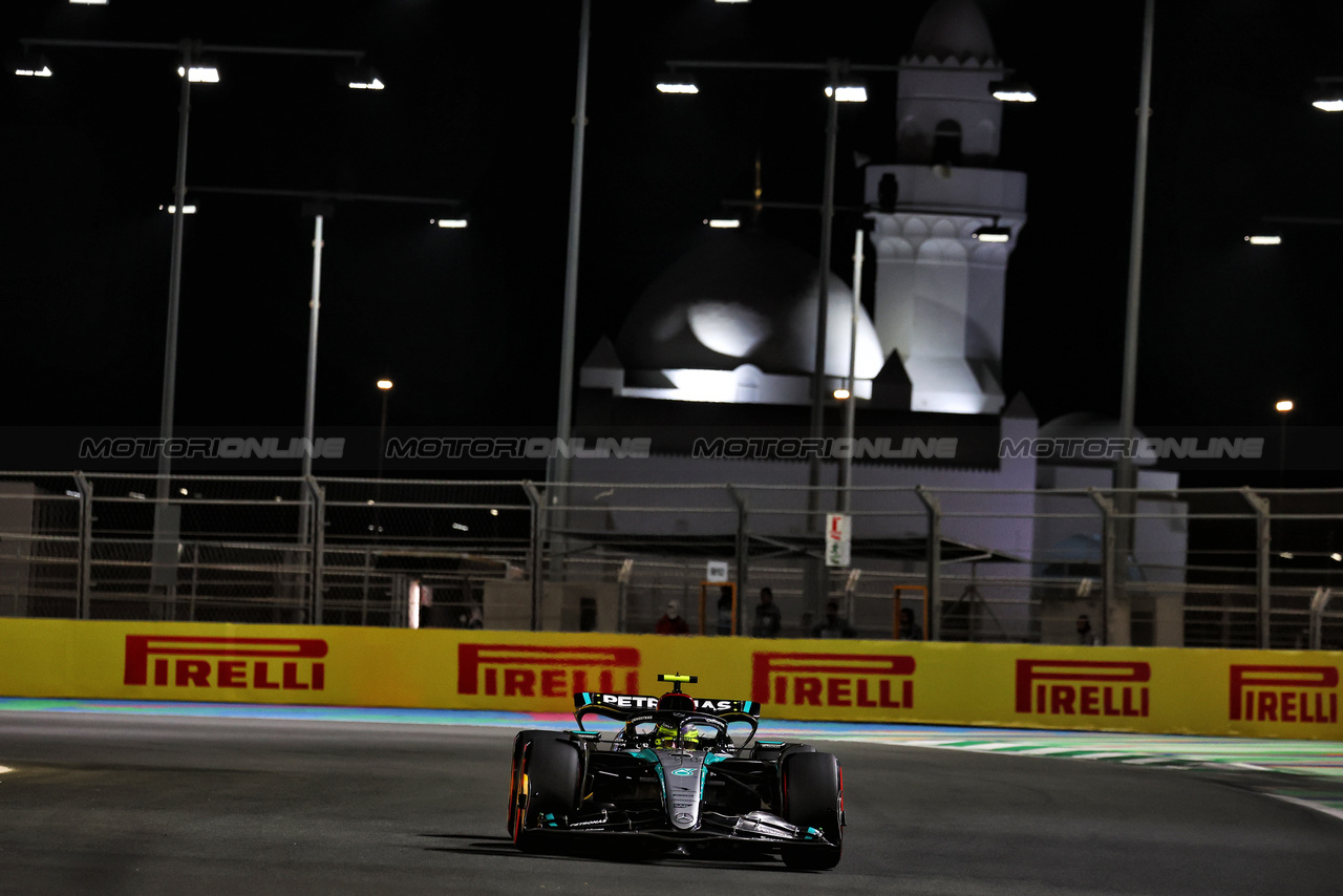 GP ARABIA SAUDITA, Lewis Hamilton (GBR) Mercedes AMG F1 W15.

08.03.2024. Formula 1 World Championship, Rd 2, Saudi Arabian Grand Prix, Jeddah, Saudi Arabia, Qualifiche Day.

- www.xpbimages.com, EMail: requests@xpbimages.com © Copyright: Moy / XPB Images