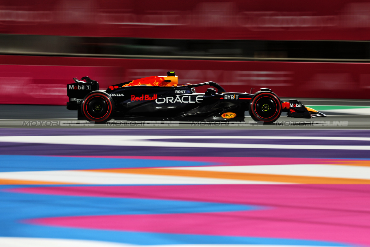 GP ARABIA SAUDITA, Sergio Perez (MEX) Red Bull Racing RB20.

08.03.2024. Formula 1 World Championship, Rd 2, Saudi Arabian Grand Prix, Jeddah, Saudi Arabia, Qualifiche Day.

- www.xpbimages.com, EMail: requests@xpbimages.com © Copyright: Moy / XPB Images