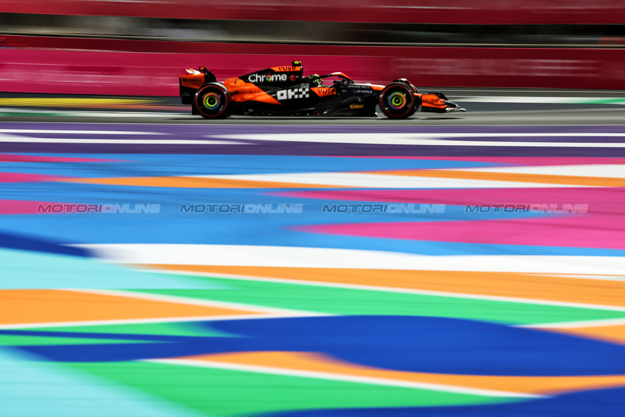 GP ARABIA SAUDITA, Lando Norris (GBR) McLaren MCL38.

08.03.2024. Formula 1 World Championship, Rd 2, Saudi Arabian Grand Prix, Jeddah, Saudi Arabia, Qualifiche Day.

- www.xpbimages.com, EMail: requests@xpbimages.com © Copyright: Moy / XPB Images