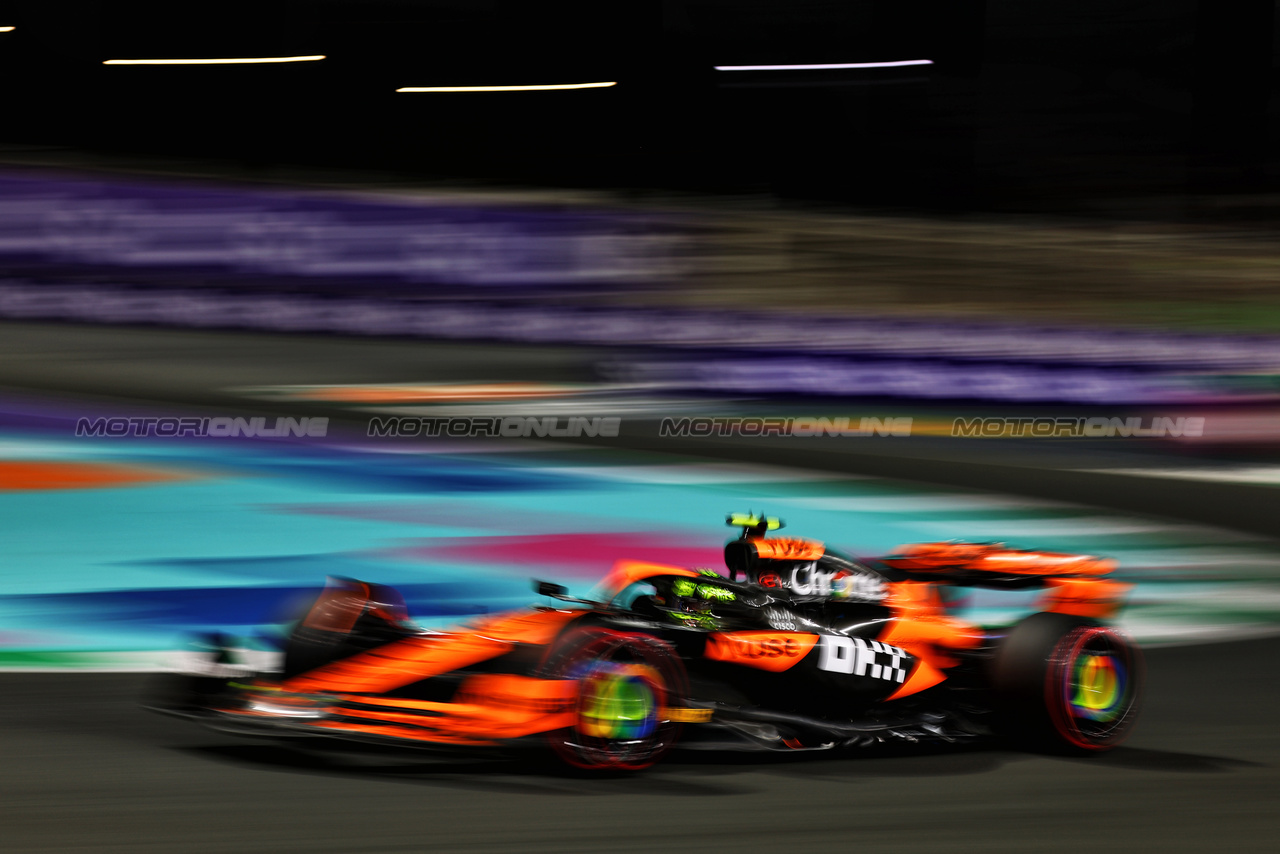 GP ARABIA SAUDITA, Lando Norris (GBR) McLaren MCL38.

08.03.2024. Formula 1 World Championship, Rd 2, Saudi Arabian Grand Prix, Jeddah, Saudi Arabia, Qualifiche Day.

 - www.xpbimages.com, EMail: requests@xpbimages.com © Copyright: Coates / XPB Images