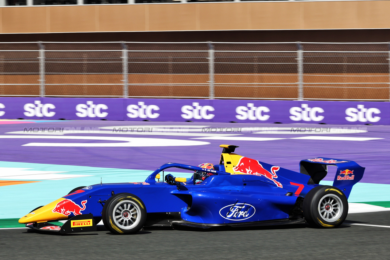 GP ARABIA SAUDITA, Emely De Heus (NLD) MP Motorsport.

08.03.2024. FIA Formula Academy, Rd 1, Gara 1, Jeddah, Saudi Arabia, Venerdi'.

- www.xpbimages.com, EMail: requests@xpbimages.com Copyright: XPB Images