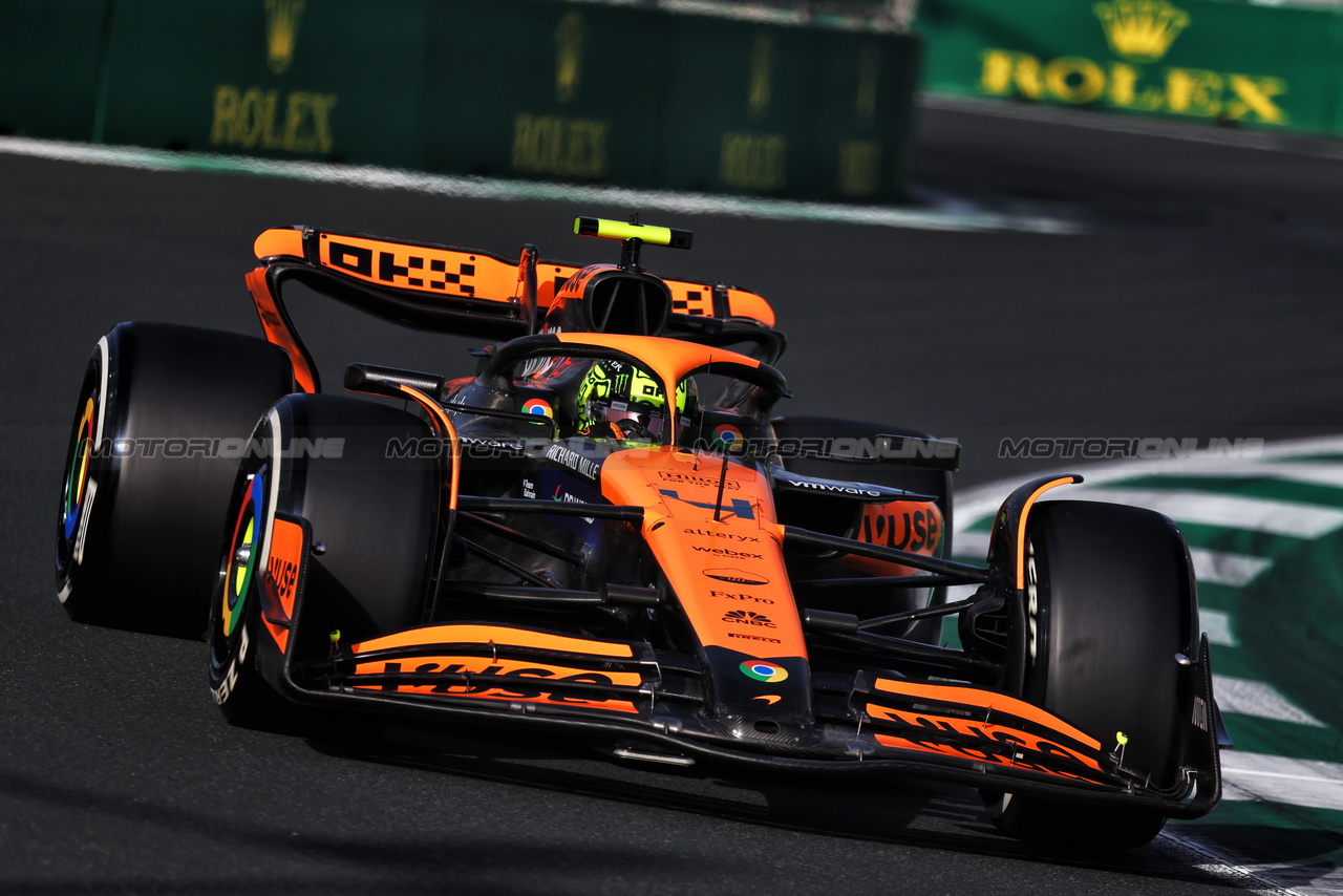 GP ARABIA SAUDITA, Lando Norris (GBR) McLaren MCL38.

08.03.2024. Formula 1 World Championship, Rd 2, Saudi Arabian Grand Prix, Jeddah, Saudi Arabia, Qualifiche Day.

- www.xpbimages.com, EMail: requests@xpbimages.com © Copyright: Moy / XPB Images