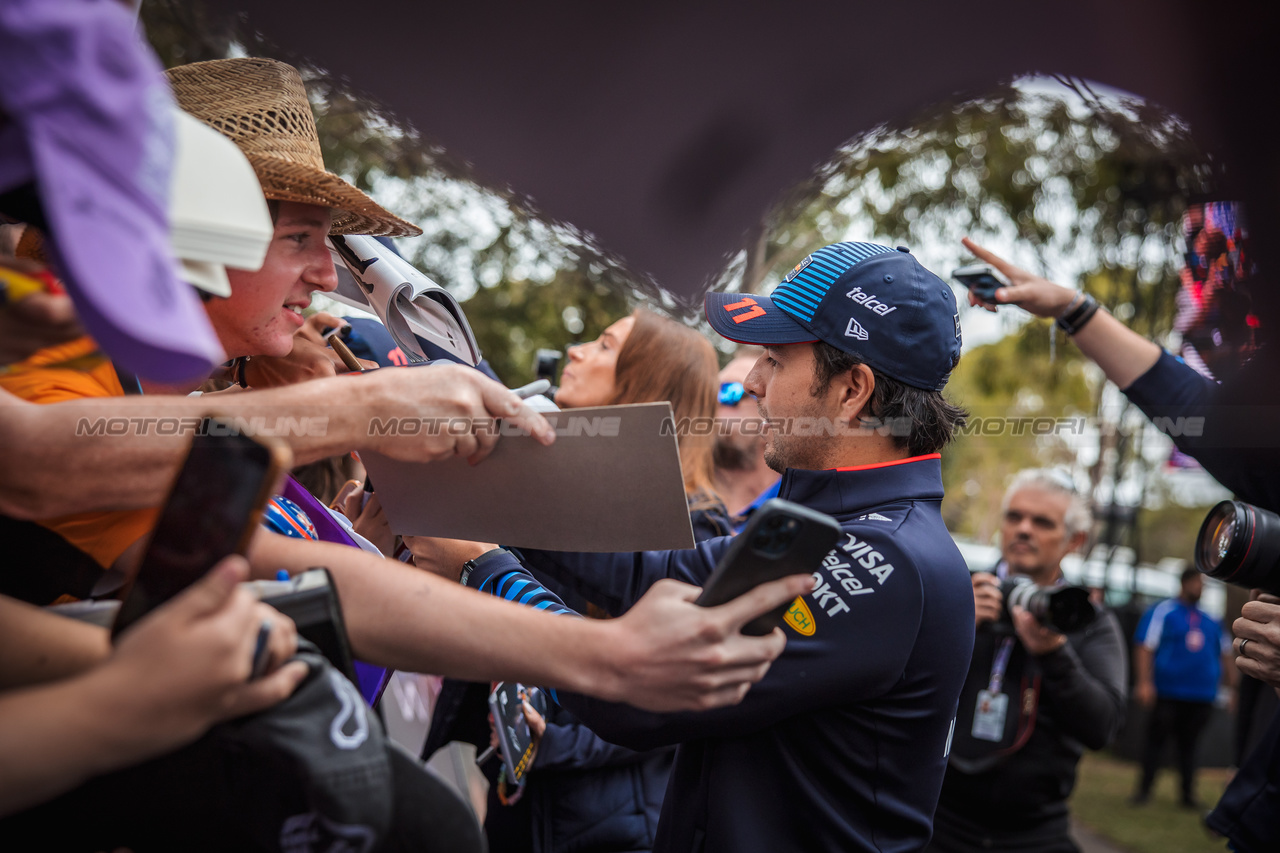 GP AUSTRALIA, Sergio Perez (MEX) Red Bull Racing with fans.

24.03.2024. Formula 1 World Championship, Rd 3, Australian Grand Prix, Albert Park, Melbourne, Australia, Gara Day.

- www.xpbimages.com, EMail: requests@xpbimages.com © Copyright: Bearne / XPB Images