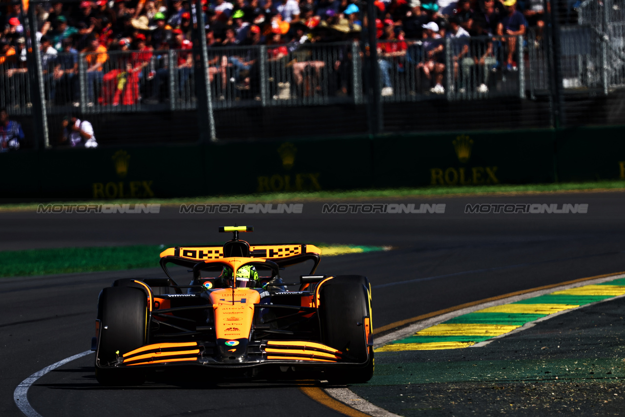 GP AUSTRALIA, Lando Norris (GBR) McLaren MCL38.

24.03.2024. Formula 1 World Championship, Rd 3, Australian Grand Prix, Albert Park, Melbourne, Australia, Gara Day.

- www.xpbimages.com, EMail: requests@xpbimages.com © Copyright: Batchelor / XPB Images