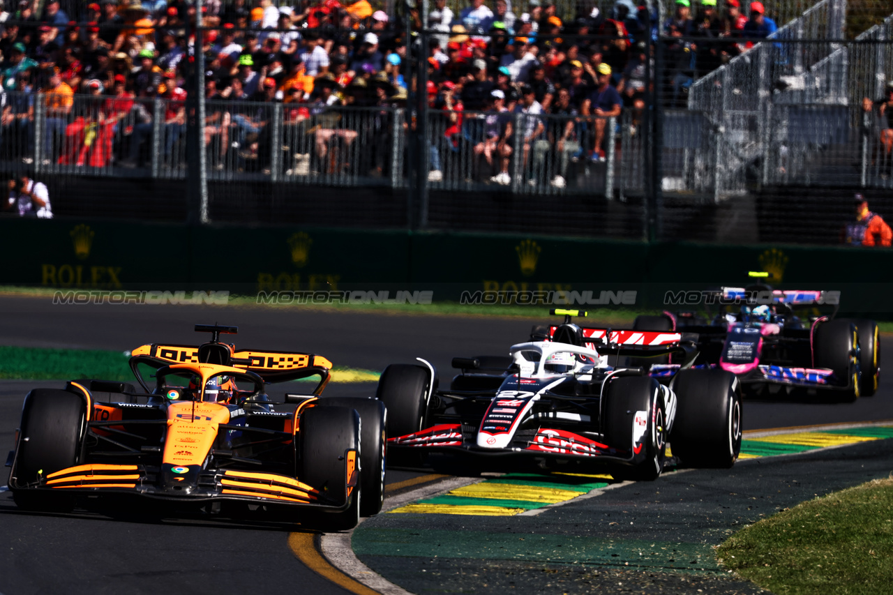 GP AUSTRALIA, Oscar Piastri (AUS) McLaren MCL38.

24.03.2024. Formula 1 World Championship, Rd 3, Australian Grand Prix, Albert Park, Melbourne, Australia, Gara Day.

- www.xpbimages.com, EMail: requests@xpbimages.com © Copyright: Batchelor / XPB Images