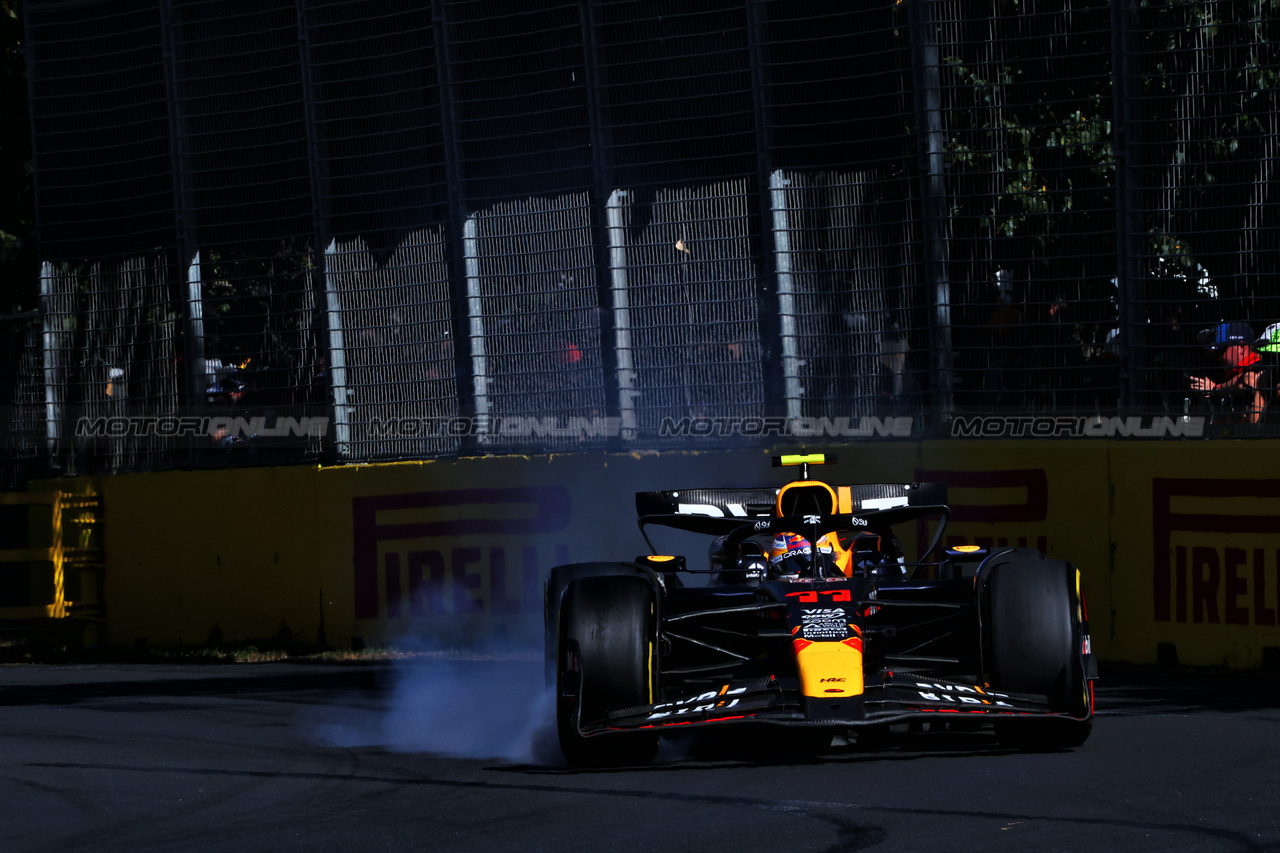 GP AUSTRALIA, Sergio Perez (MEX) Red Bull Racing RB20 locks up under braking.

24.03.2024. Formula 1 World Championship, Rd 3, Australian Grand Prix, Albert Park, Melbourne, Australia, Gara Day.

- www.xpbimages.com, EMail: requests@xpbimages.com © Copyright: Charniaux / XPB Images