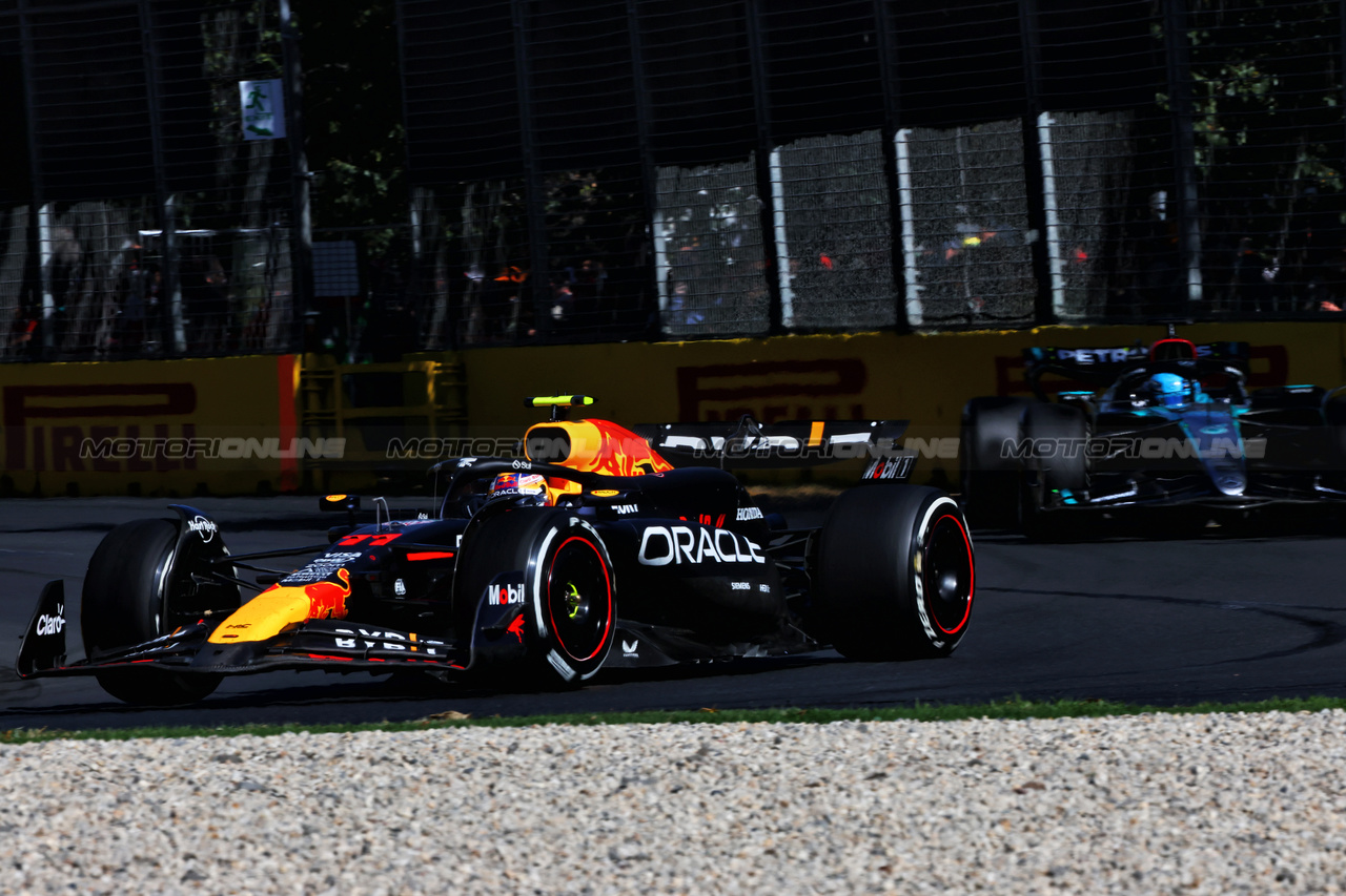 GP AUSTRALIA, Sergio Perez (MEX) Red Bull Racing RB20.

24.03.2024. Formula 1 World Championship, Rd 3, Australian Grand Prix, Albert Park, Melbourne, Australia, Gara Day.

- www.xpbimages.com, EMail: requests@xpbimages.com © Copyright: Charniaux / XPB Images