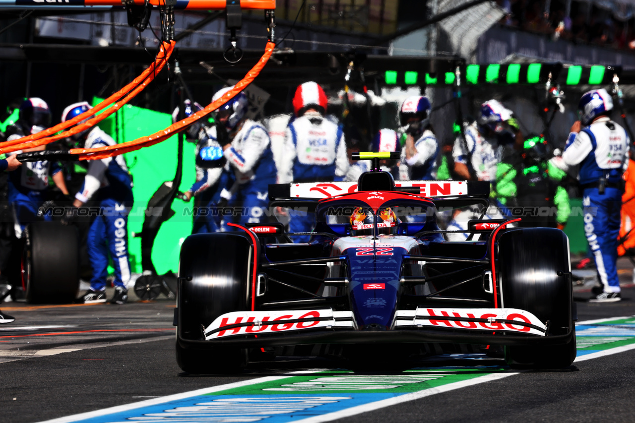 GP AUSTRALIA, Yuki Tsunoda (JPN) RB VCARB 01 makes a pit stop.

24.03.2024. Formula 1 World Championship, Rd 3, Australian Grand Prix, Albert Park, Melbourne, Australia, Gara Day.

- www.xpbimages.com, EMail: requests@xpbimages.com © Copyright: Batchelor / XPB Images