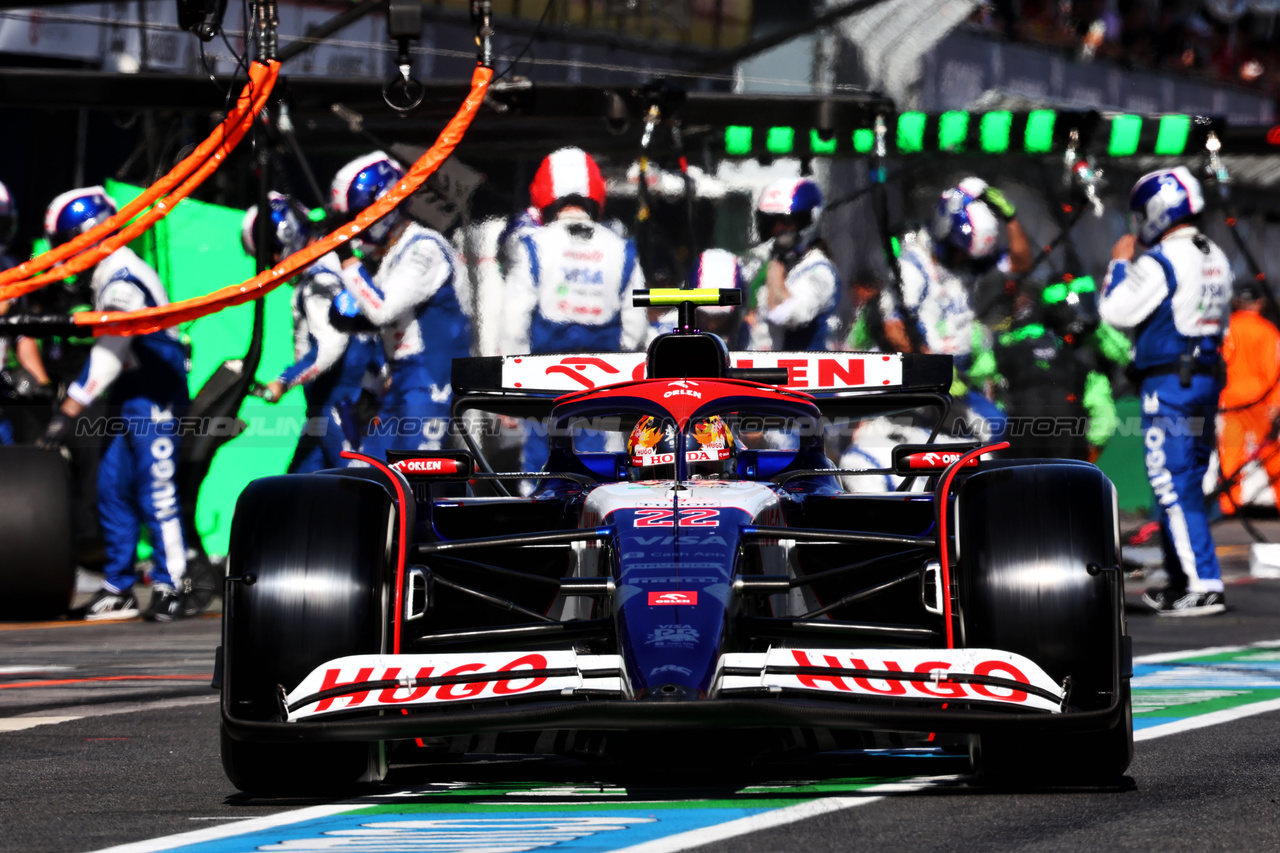 GP AUSTRALIA, Yuki Tsunoda (JPN) RB VCARB 01 makes a pit stop.

24.03.2024. Formula 1 World Championship, Rd 3, Australian Grand Prix, Albert Park, Melbourne, Australia, Gara Day.

- www.xpbimages.com, EMail: requests@xpbimages.com © Copyright: Batchelor / XPB Images