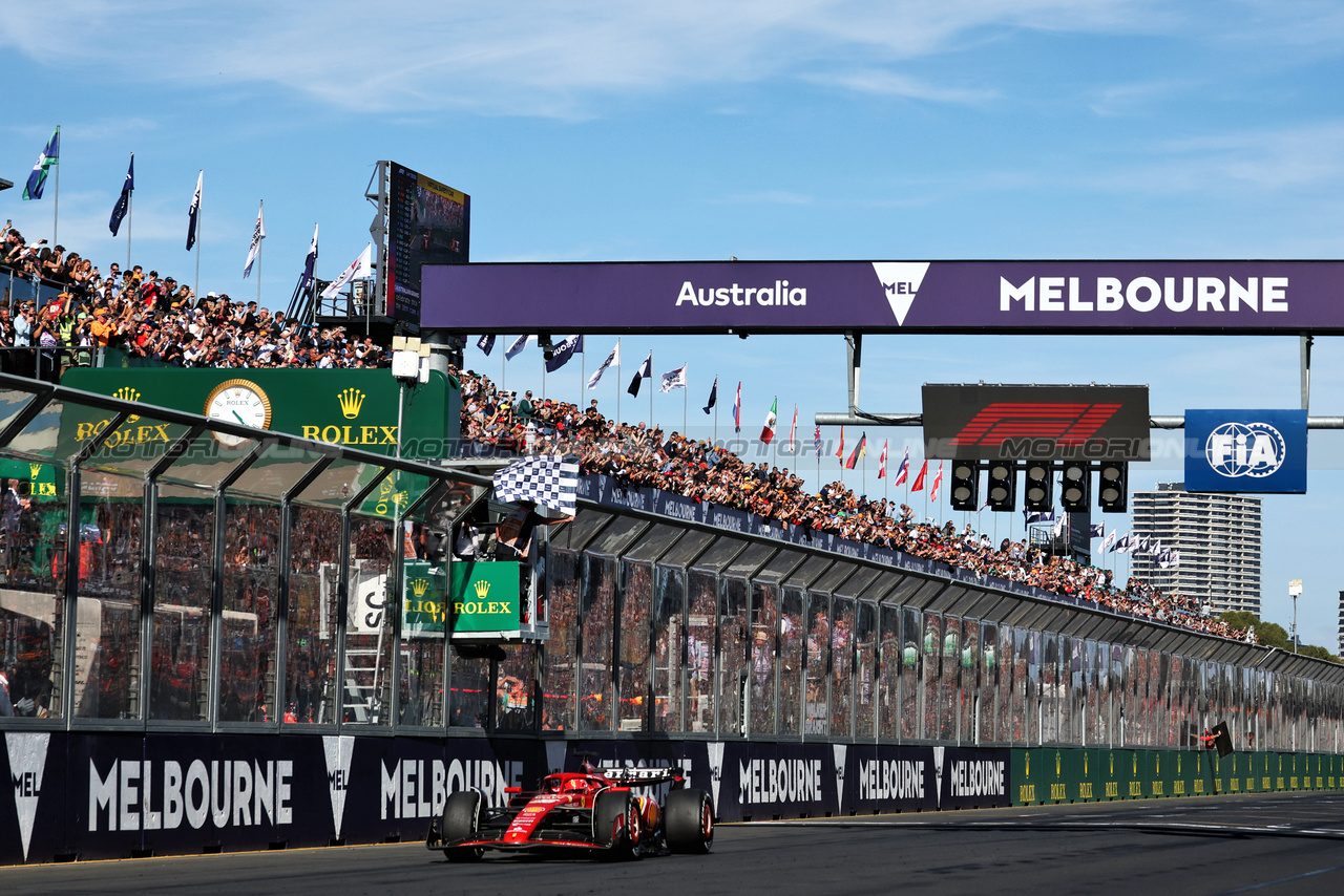 GP AUSTRALIA, Second placed Charles Leclerc (MON) Ferrari takes the chequered flag at the end of the race.

24.03.2024. Formula 1 World Championship, Rd 3, Australian Grand Prix, Albert Park, Melbourne, Australia, Gara Day.

- www.xpbimages.com, EMail: requests@xpbimages.com © Copyright: Moy / XPB Images