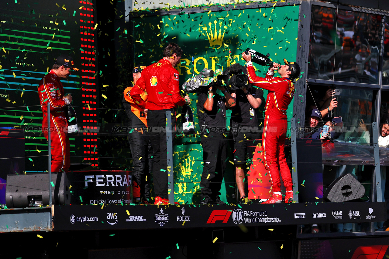 GP AUSTRALIA, Gara winner Carlos Sainz Jr (ESP) Ferrari celebrates on the podium.

24.03.2024. Formula 1 World Championship, Rd 3, Australian Grand Prix, Albert Park, Melbourne, Australia, Gara Day.

 - www.xpbimages.com, EMail: requests@xpbimages.com © Copyright: Coates / XPB Images