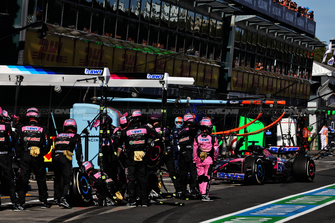 GP AUSTRALIA, Esteban Ocon (FRA) Alpine F1 Team A524 makes a pit stop.

24.03.2024. Formula 1 World Championship, Rd 3, Australian Grand Prix, Albert Park, Melbourne, Australia, Gara Day.

- www.xpbimages.com, EMail: requests@xpbimages.com © Copyright: Batchelor / XPB Images