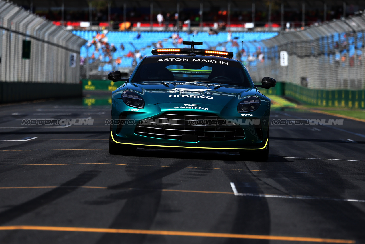 GP AUSTRALIA, Aston Martin FIA Safety Car on the grid.

24.03.2024. Formula 1 World Championship, Rd 3, Australian Grand Prix, Albert Park, Melbourne, Australia, Gara Day.

- www.xpbimages.com, EMail: requests@xpbimages.com © Copyright: Moy / XPB Images