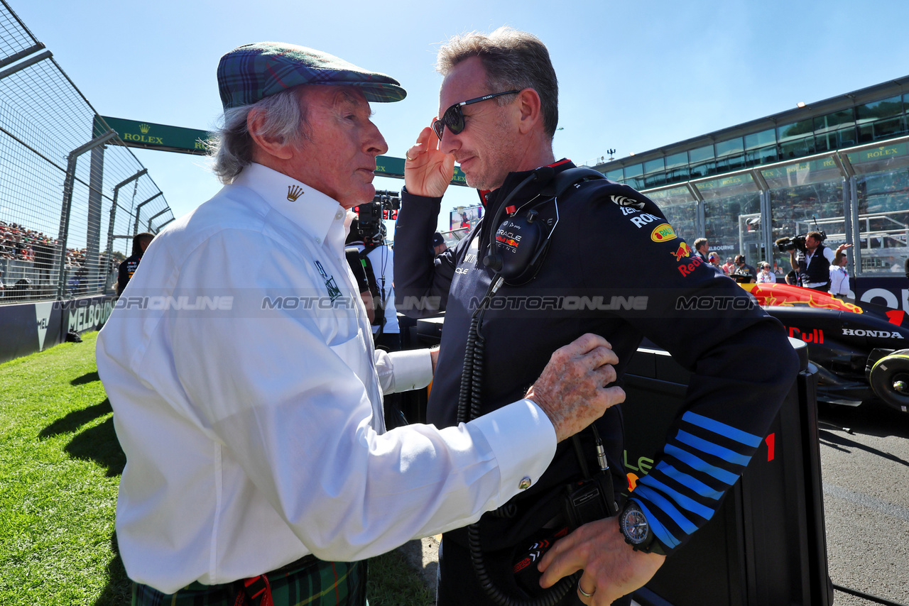 GP AUSTRALIA, (L to R): Jackie Stewart (GBR) with Christian Horner (GBR) Red Bull Racing Team Principal on the grid.

24.03.2024. Formula 1 World Championship, Rd 3, Australian Grand Prix, Albert Park, Melbourne, Australia, Gara Day.

- www.xpbimages.com, EMail: requests@xpbimages.com © Copyright: Moy / XPB Images
